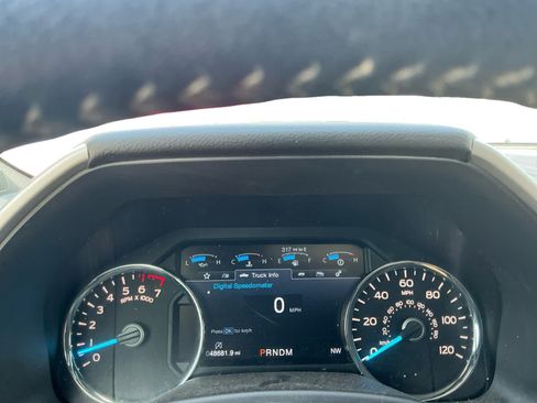 Used 2019 Ford F150 Lariat w/ Equipment Group 502A Luxury AWD/4WD image 16