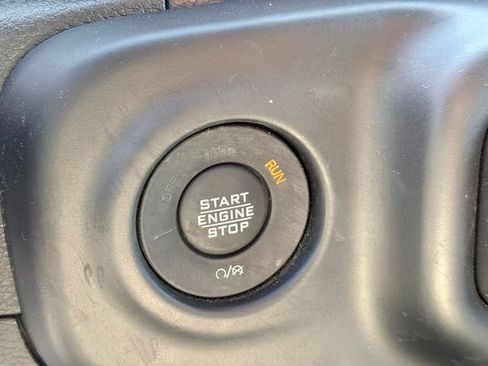 Used 2023 Jeep Wrangler Unlimited Rubicon 4xe AWD/4WD image 18