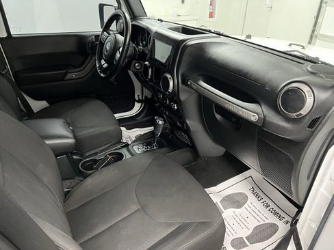 Used 2016 Jeep Wrangler Unlimited Sport w/ Connectivity Group image 57