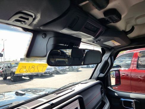 New 2025 Jeep Wrangler Unlimited Rubicon image 13