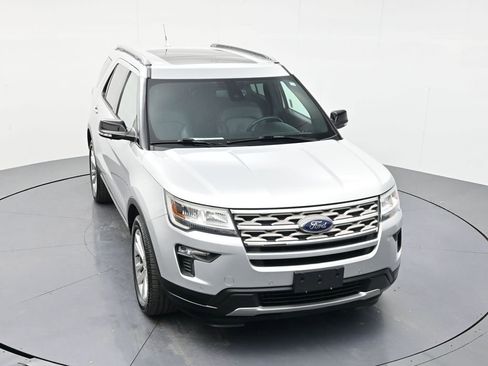 Used 2018 Ford Explorer XLT w/ Equipment Group 202A AWD/4WD image 41