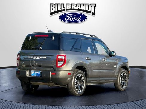 Used 2025 Ford Bronco Sport Outer Banks w/ Outer Banks Tech Package+ AWD/4WD image 3