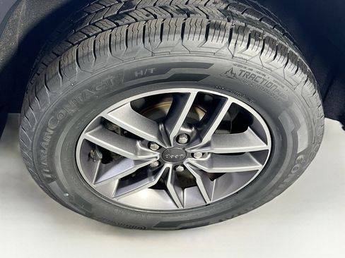 Used 2022 Jeep Grand Cherokee Limited image 29