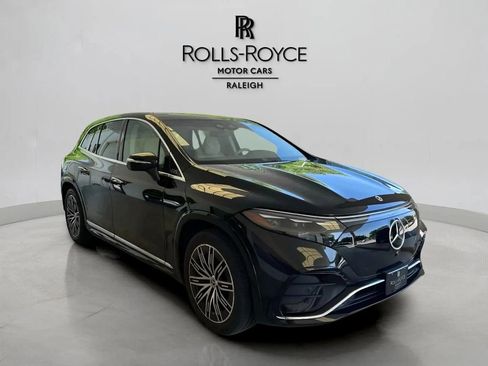 Used 2023 Mercedes-Benz EQS 580 4MATIC SUV w/ Exclusive Trim Package image 3