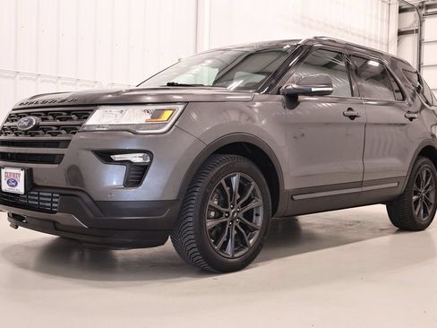 Certified 2018 Ford Explorer XLT w/ Equipment Group 202A AWD/4WD image 5