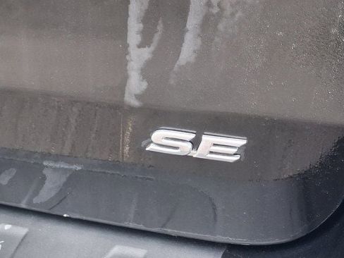 Used 2013 Toyota Sienna SE w/ Premium Pkg w/Entune image 11