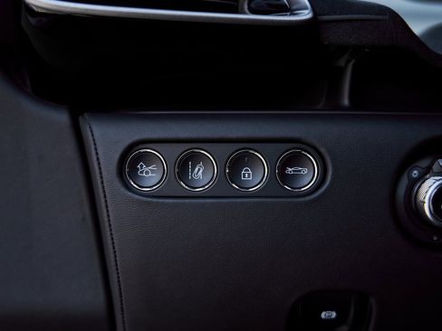 Used 2025 McLaren Artura image 52