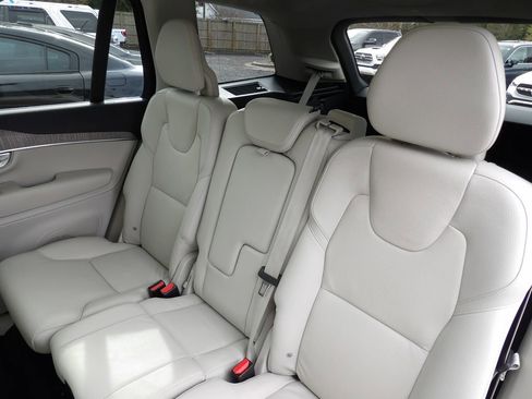 Certified 2024 Volvo XC90 B5 Plus image 24