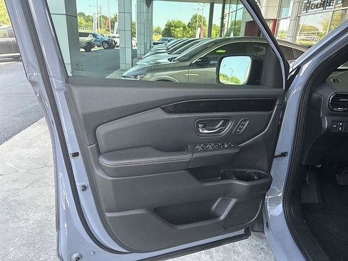 Used 2024 Honda Pilot TrailSport image 28