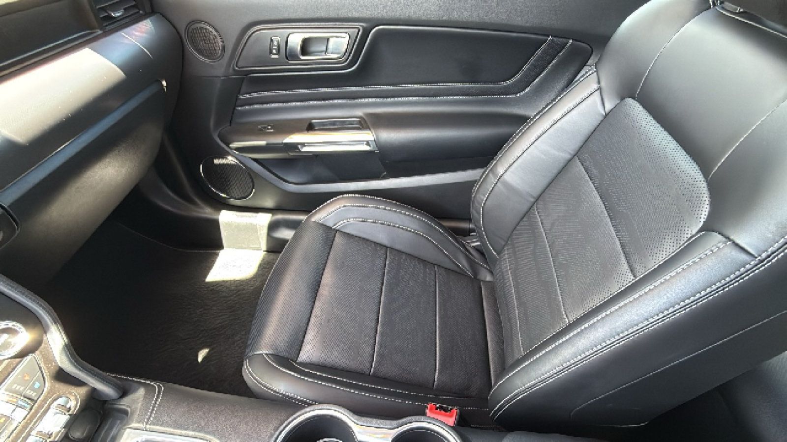 Used 2021 Ford Mustang GT Premium w/ Equipment Group 401A RWD image 19