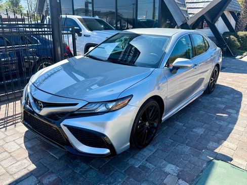 Used 2023 Toyota Camry XSE FWD image 4