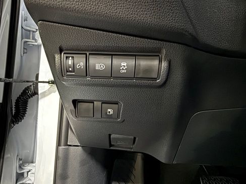 New 2026 Toyota Corolla Cross SE w/ Moonroof Package AWD/4WD image 19