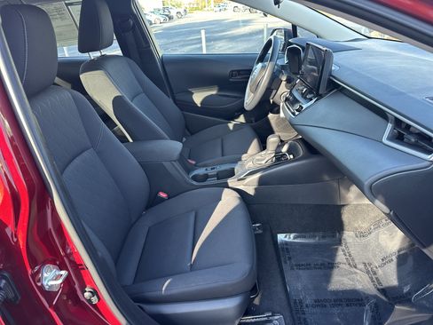 Certified 2024 Toyota Corolla LE image 32