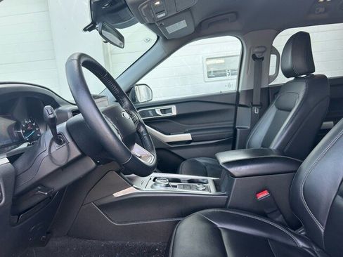 Certified 2023 Ford Explorer XLT w/ Equipment Group 202A image 8