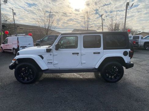 Used 2023 Jeep Wrangler Sahara w/ Cold Weather Group image 9