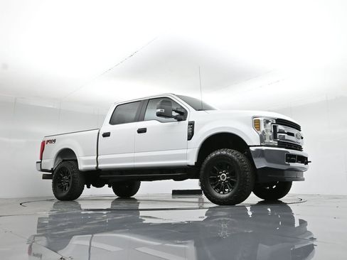Used 2019 Ford F250 XL image 2