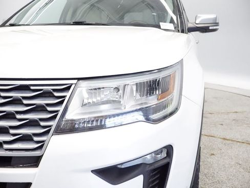 Used 2019 Ford Explorer Platinum AWD/4WD image 13