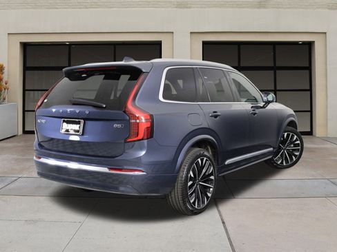 Certified 2025 Volvo XC90 B5 Core image 4