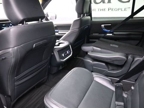 Used 2025 Ford Expedition Platinum w/ Stealth Appearance Package AWD/4WD image 24