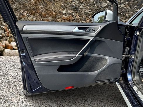 Used 2017 Volkswagen Golf Alltrack S image 20