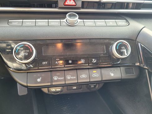 Used 2023 Hyundai Elantra SEL w/ Convenience Package image 19