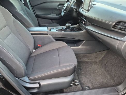 Used 2024 Nissan Rogue S FWD image 25