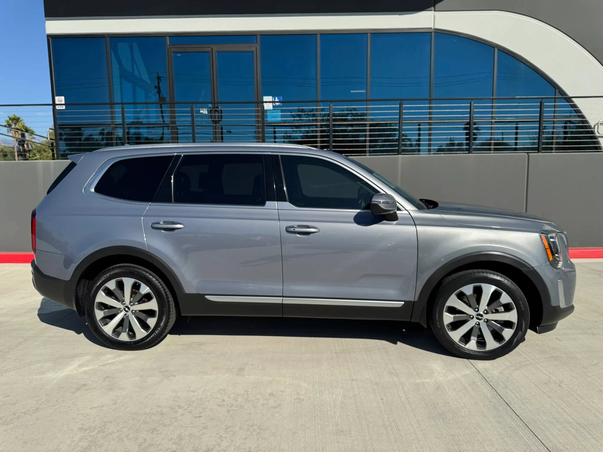 Used 2022 Kia Telluride S FWD image 11