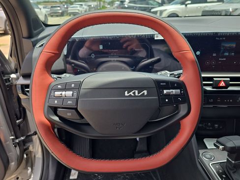 New 2026 Kia Sportage SX FWD image 30