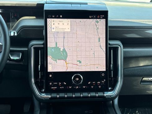 Used 2025 GMC Yukon XL Elevation AWD/4WD image 12