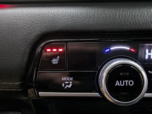 Used 2024 Honda Pilot Touring image 7