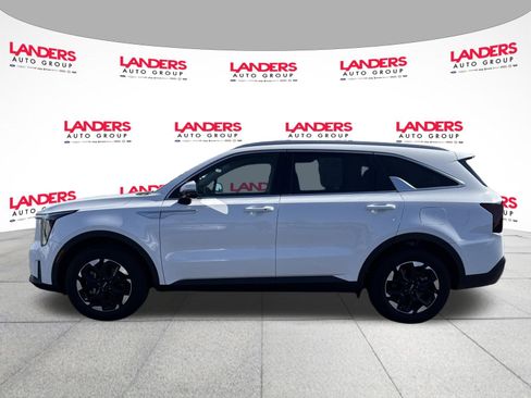 Used 2025 Kia Sorento S FWD image 6