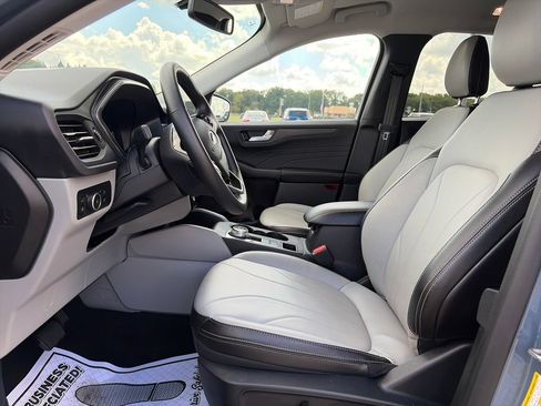 Used 2026 Ford Escape SE w/ PHEV Premium Package FWD image 18