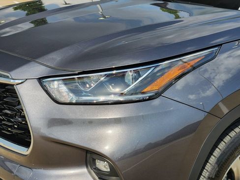 Used 2022 Toyota Highlander Platinum AWD/4WD image 9