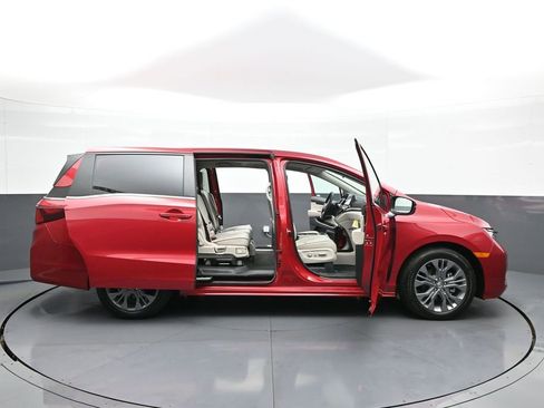 Used 2025 Honda Odyssey Touring image 46