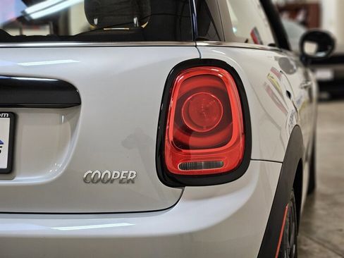 Used 2019 MINI Cooper 2-Door Hardtop FWD image 16