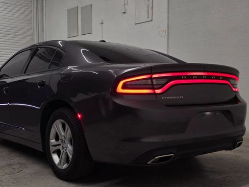 Used 2020 Dodge Charger SXT w/ Leather Interior Group image 8