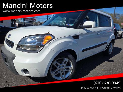 Used 2010 Kia Soul + image 1