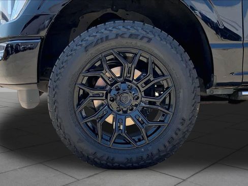 Used 2021 Ford F150 Platinum w/ FX4 Off-Road Package AWD/4WD image 11