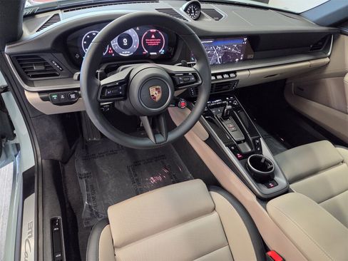 Certified 2025 Porsche 911 Carrera image 4