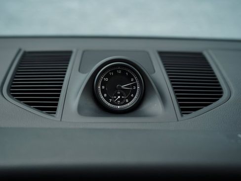 Used 2023 Porsche Macan w/ Premium Package Plus image 31