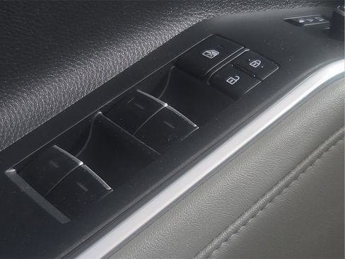 Used 2024 Toyota Highlander Platinum image 20