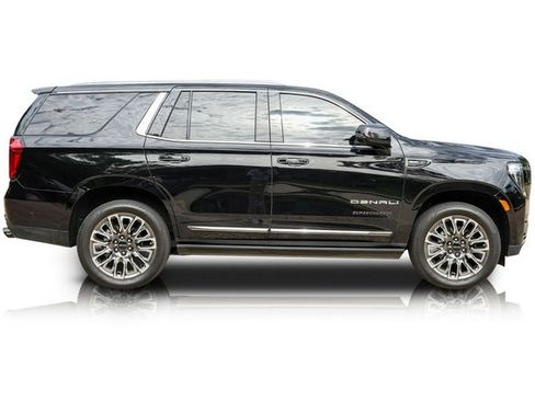 Used 2024 GMC Yukon Denali Ultimate w/ LPO, Floor Liner Package AWD/4WD image 2