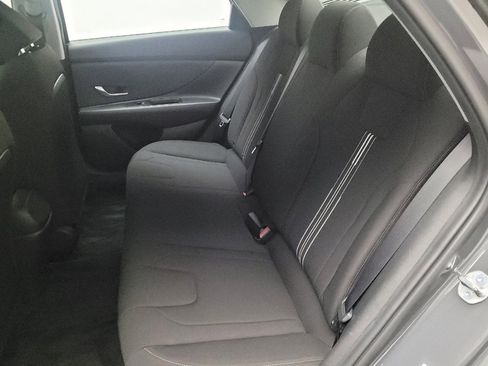 Used 2023 Hyundai Elantra SEL image 18