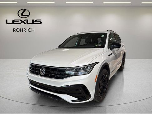 Used 2024 Volkswagen Tiguan SE R-Line image 1