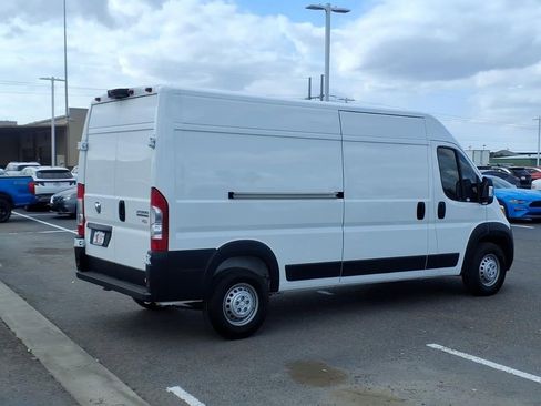 Used 2025 RAM ProMaster 2500 w/ Premium Convenience Group image 5