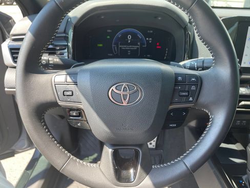 Used 2026 Toyota Camry SE FWD image 24