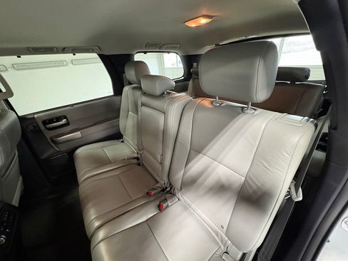 Used 2020 Toyota Sequoia Limited image 35
