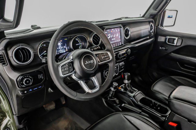 Used 2023 Jeep Wrangler Unlimited Sahara w/ Cold Weather Group AWD/4WD image 12