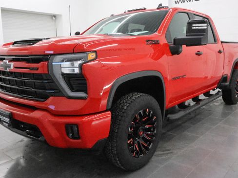 Used 2024 Chevrolet Silverado 2500 LT w/ Z71 Sport Edition image 7
