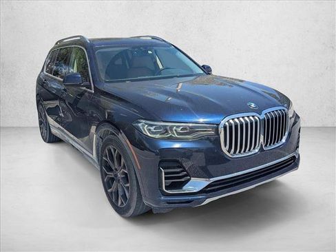 Used 2021 BMW X7 xDrive40i w/ Luxury Seating Package image 3